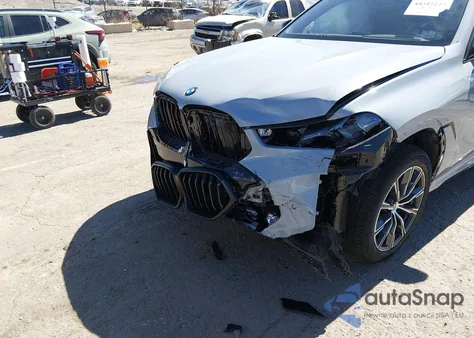 2026 BMW X6 xDrive40I z USA, uszkodzony, nr VIN 5UX33EX09T9232103